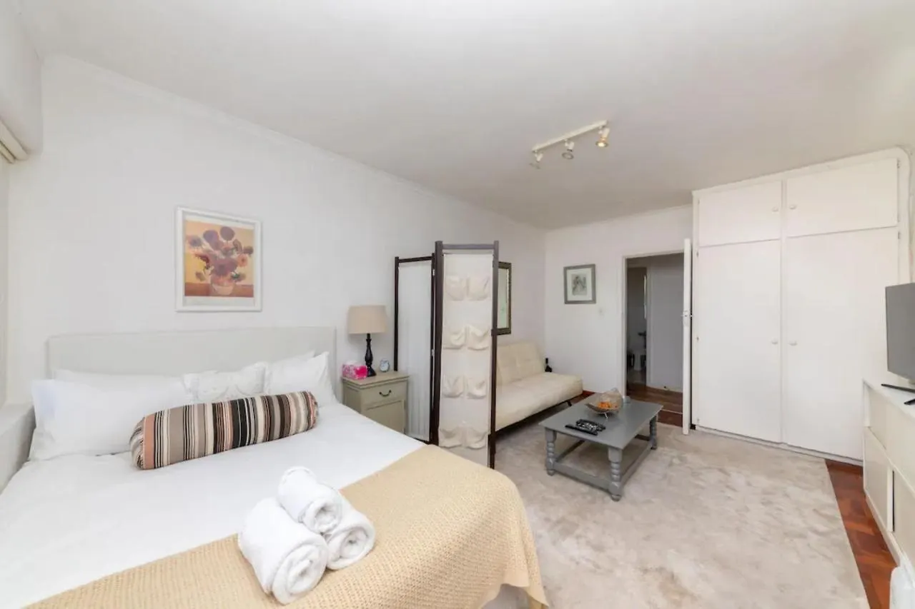 Apartment Bright And Homey 1 Bedroom In Gardens Cape Town
