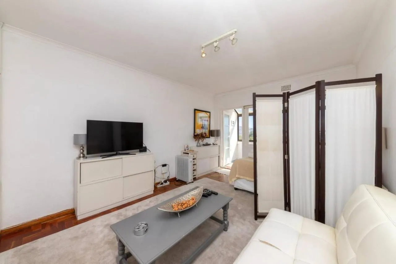 Bright And Homey 1 Bedroom In Gardens Cape Town South Africa
