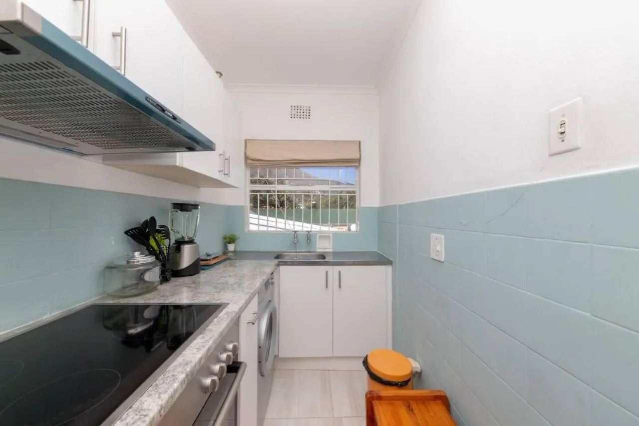 Bright And Homey 1 Bedroom In Gardens Cape Town